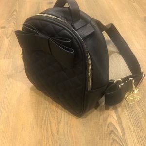 black mini pack pack